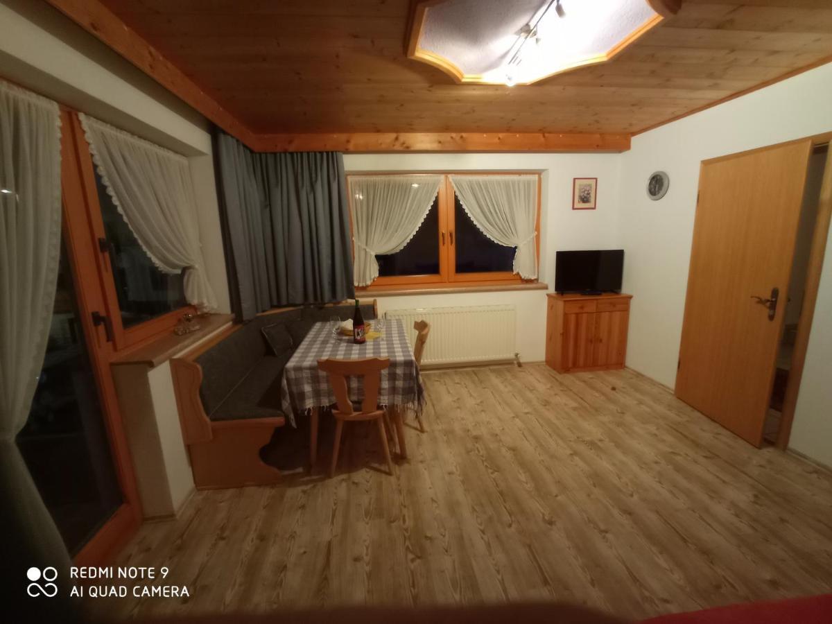 Appartement Haus Sonnenschein à Holzgau Extérieur photo