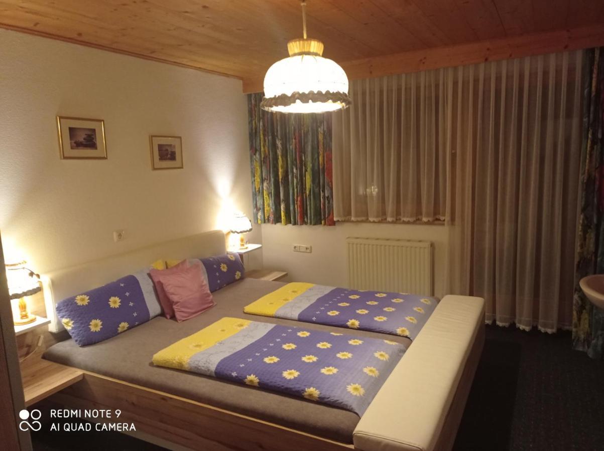 Appartement Haus Sonnenschein à Holzgau Extérieur photo
