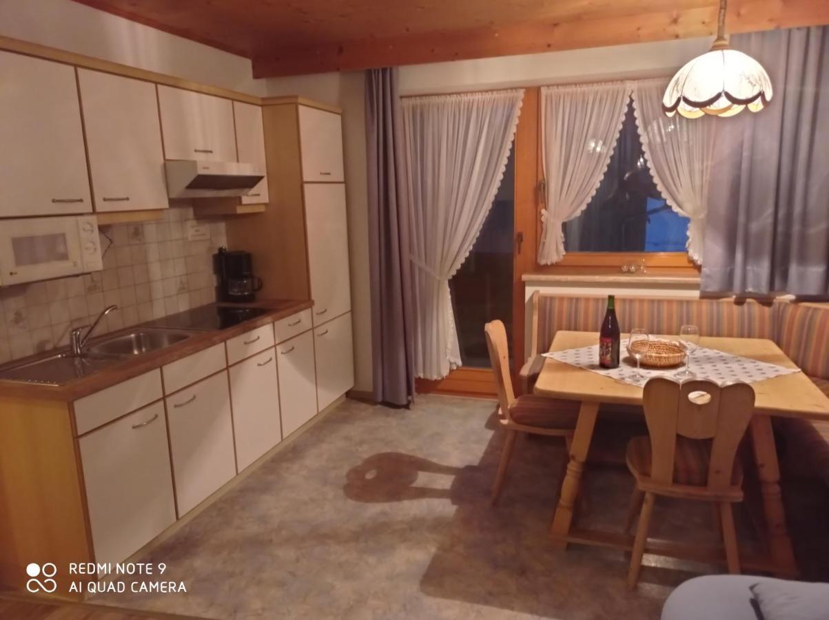 Appartement Haus Sonnenschein à Holzgau Extérieur photo